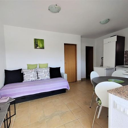 Apartman Kristina Vrbnik  Exteriör bild